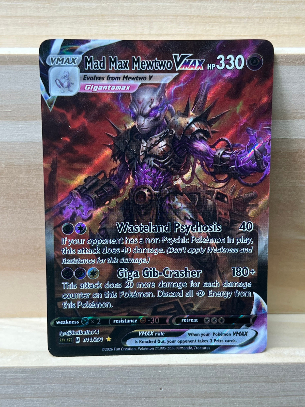 Mad Max Mewtwo VMAX*-Y548